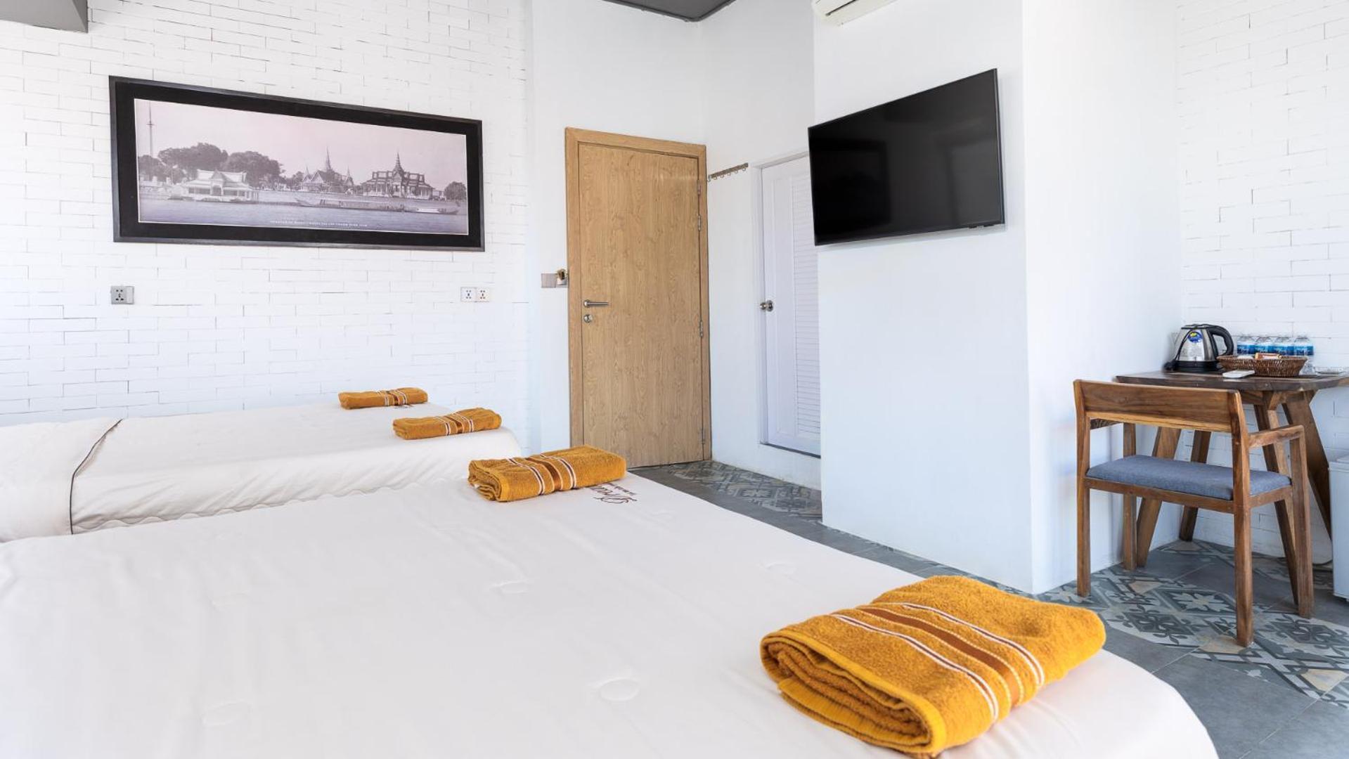Sky Hotel Central Phnom Penh - Rooms & Apartments Bagian luar foto