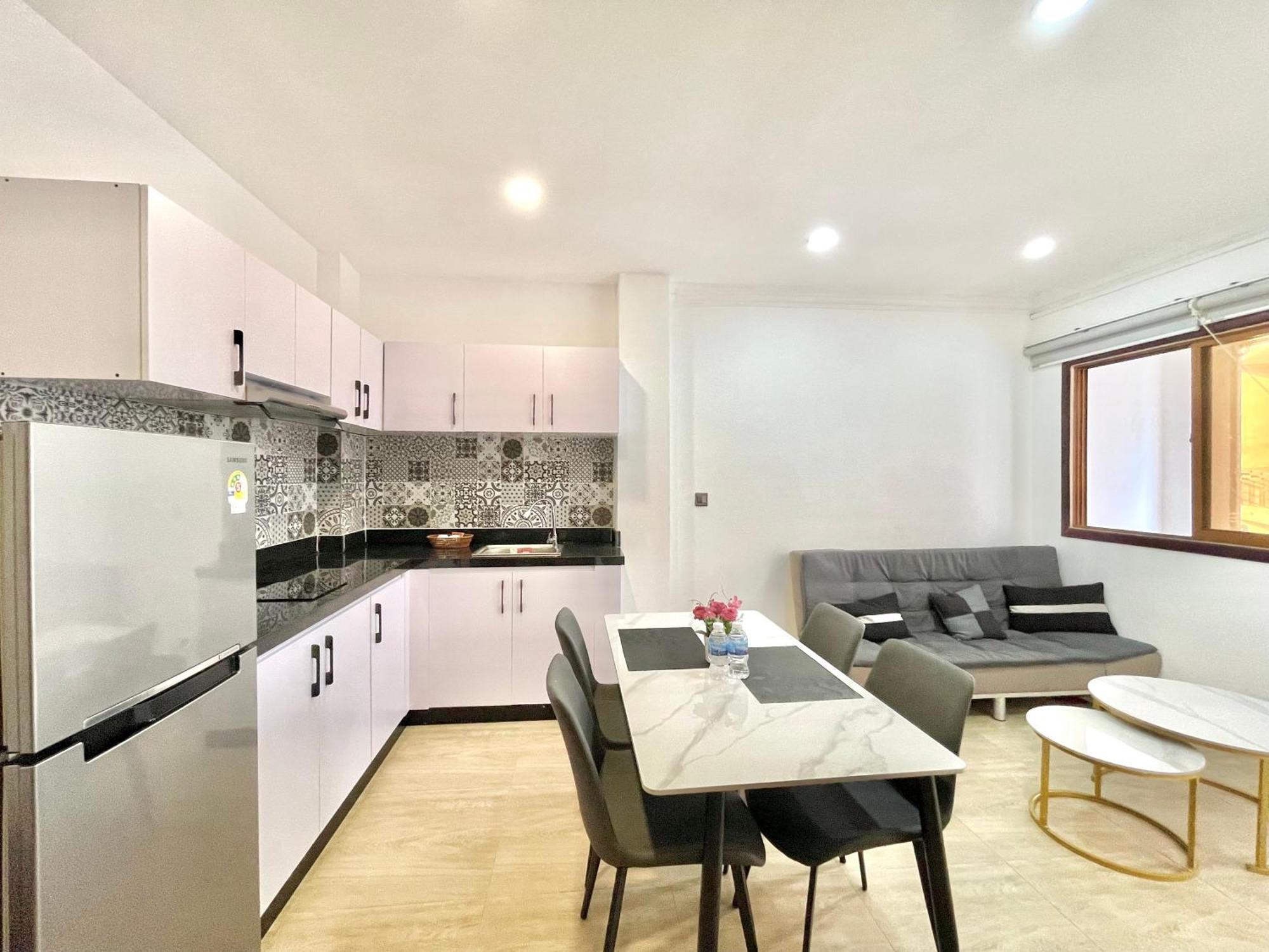 Sky Hotel Central Phnom Penh - Rooms & Apartments Bagian luar foto