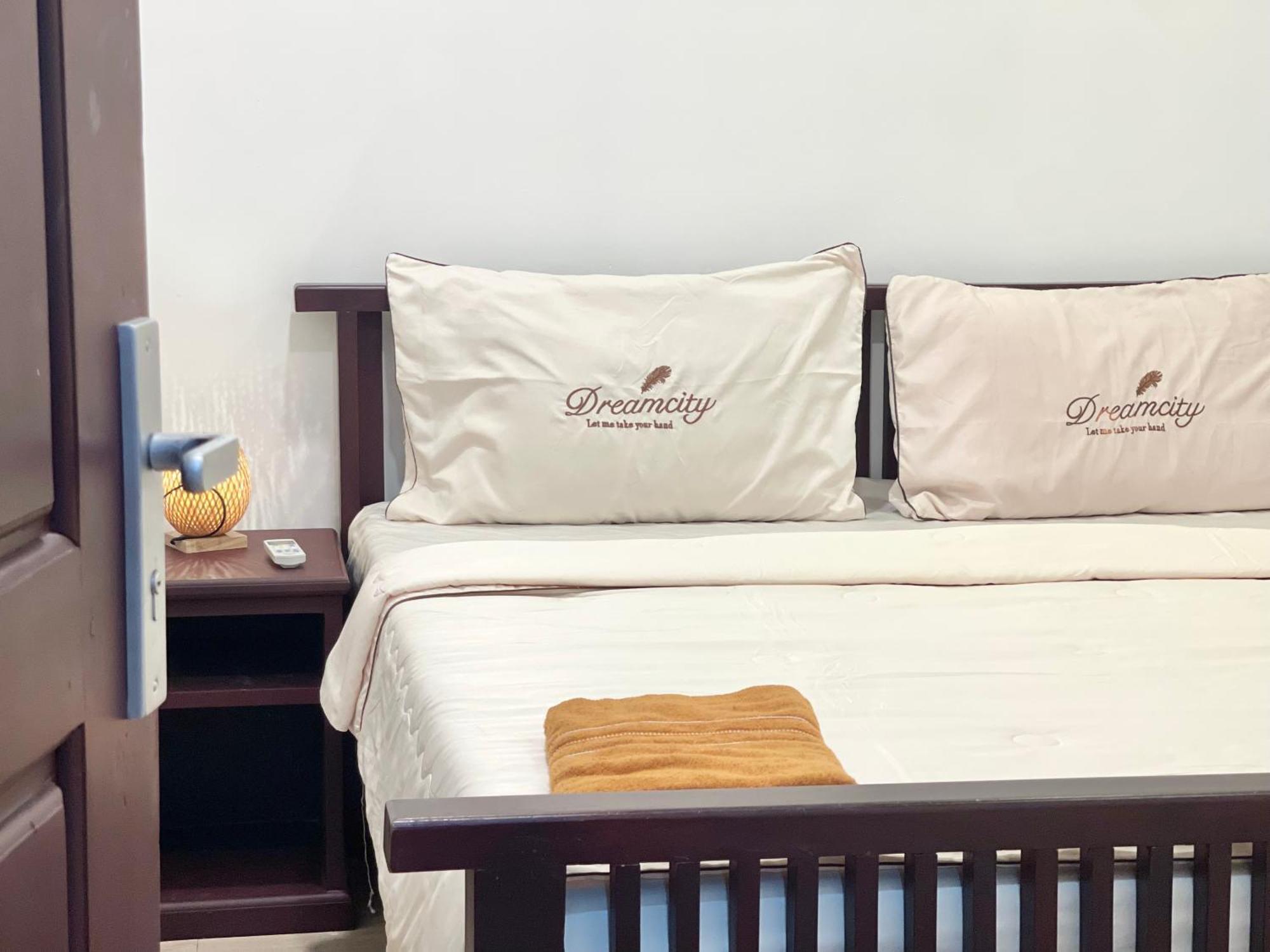 Sky Hotel Central Phnom Penh - Rooms & Apartments Bagian luar foto