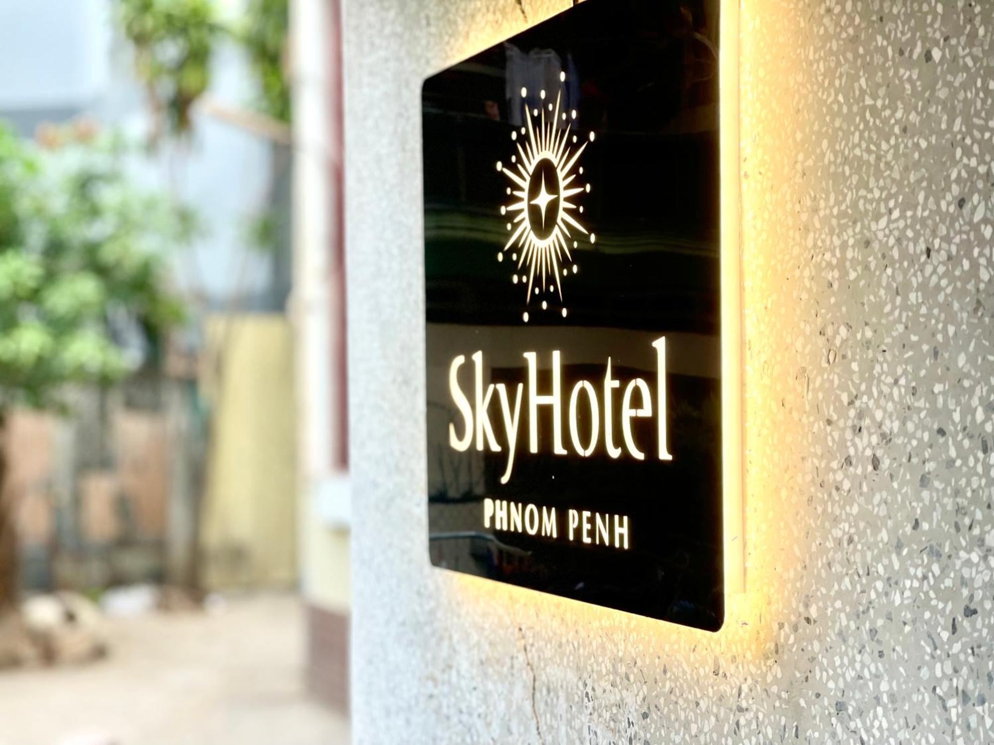 Sky Hotel Central Phnom Penh - Rooms & Apartments Bagian luar foto